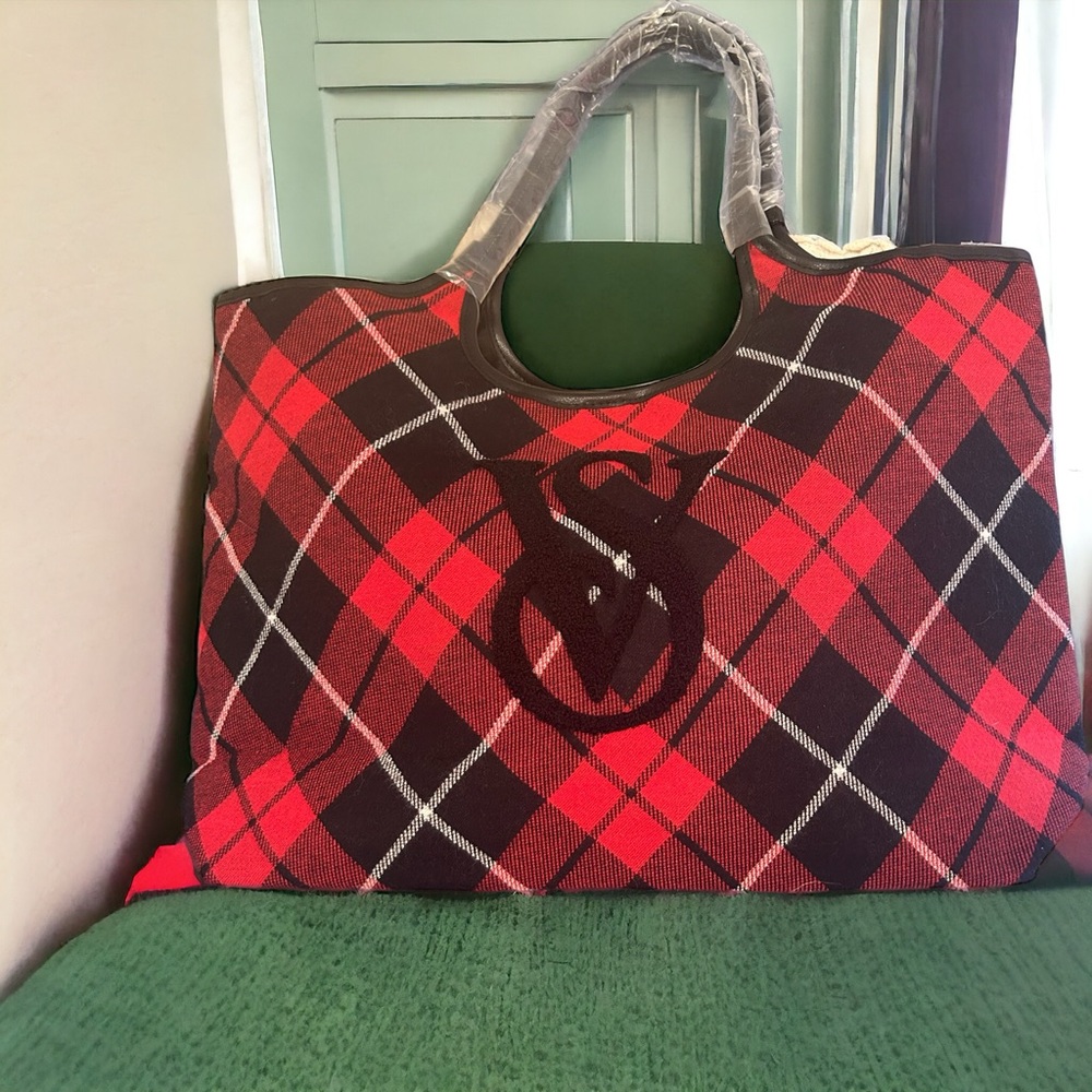 Victoria’s Secret tote bag. Plaid. New.